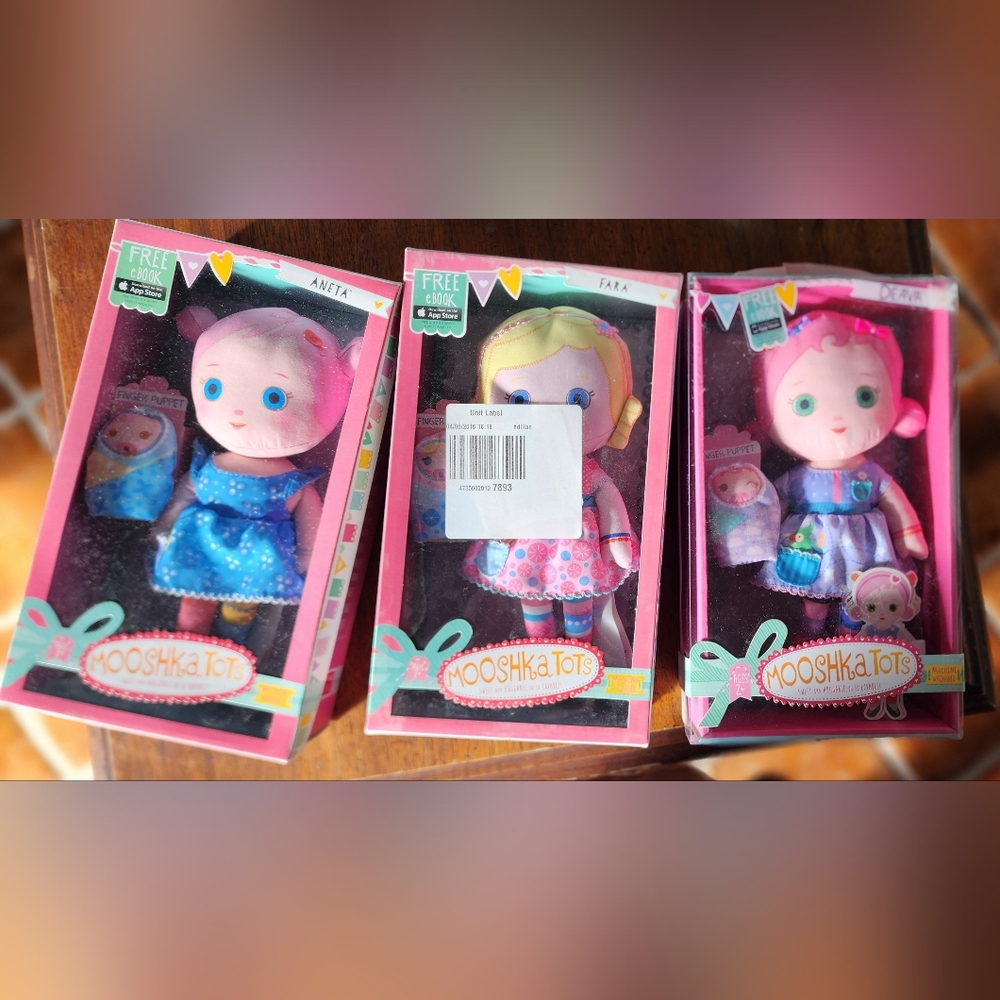 Mooshka Tots Dolls Set
